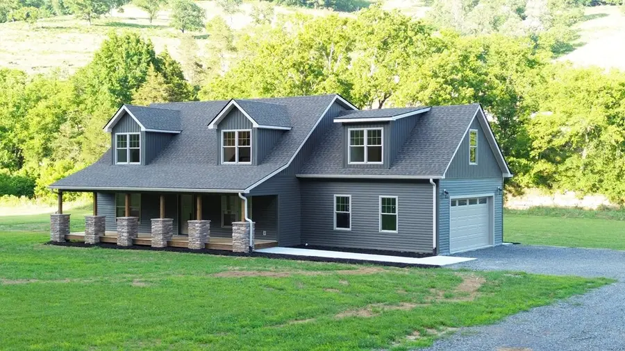 210 Granville Hwy, Chestnut Mound, TN 38552 - #2