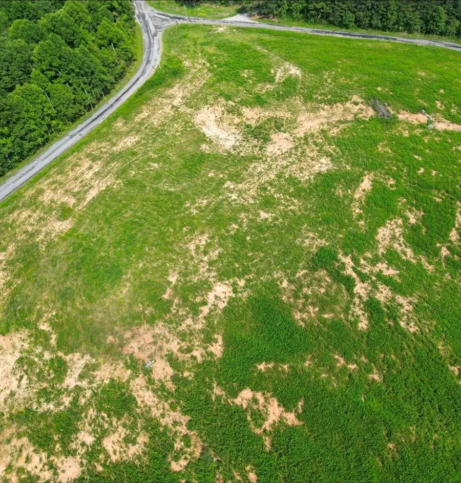 305 Thomas Springs Rd, Crossville, TN 38572 - #3