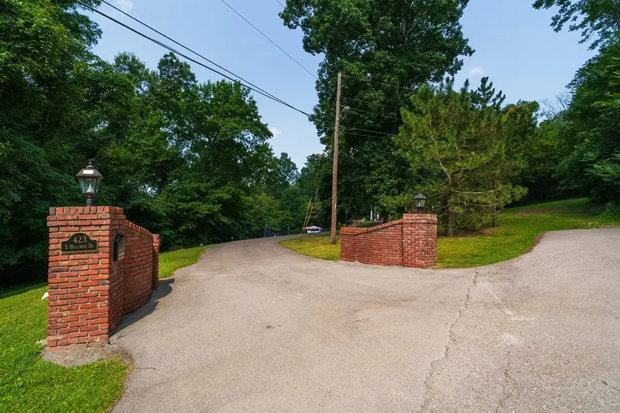 423 Hillcrest Drive, Livingston, TN 38570 - #2