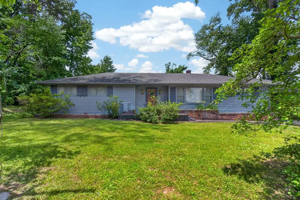 120 Pineview Dr, Albany, KY 42602 - #1