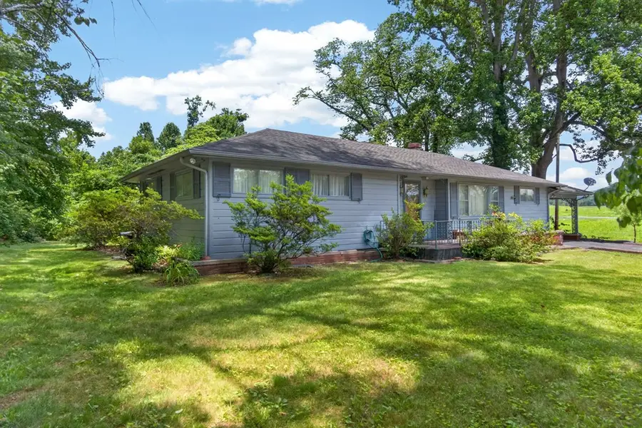 120 Pineview Dr, Albany, KY 42602 - #2