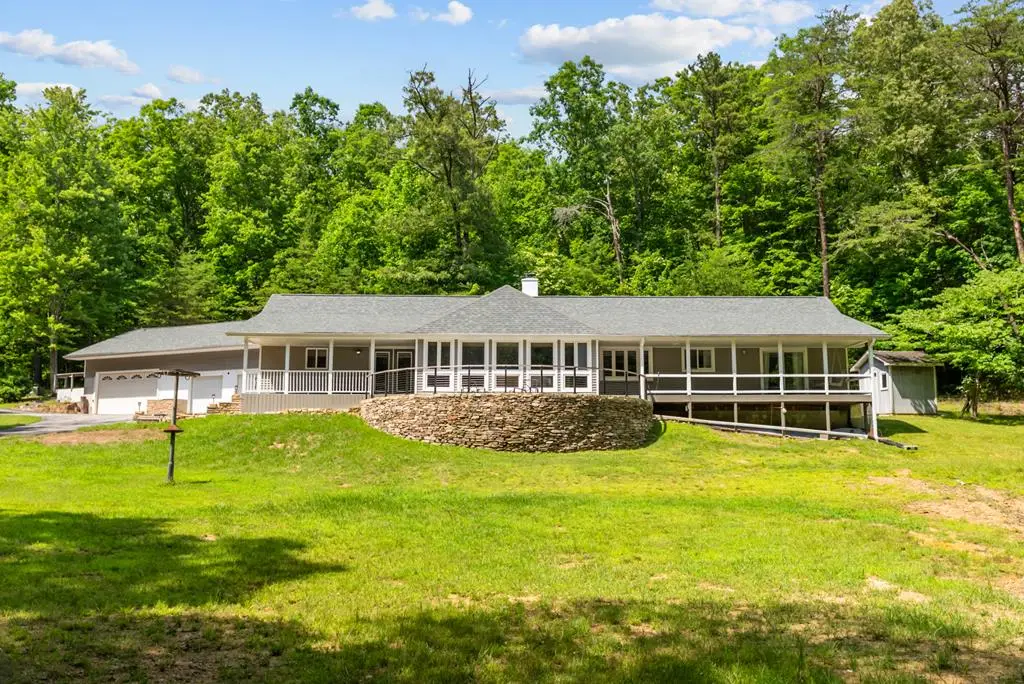 303 303 Cumberland Cove Rd, Monterey, TN 38574 - #1