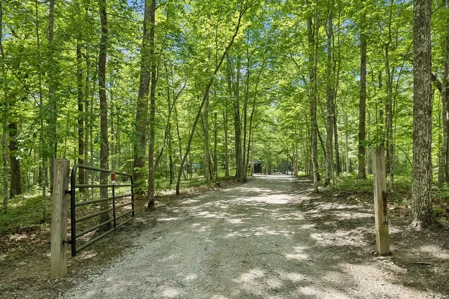 340 Doe Ridge Rd, Oneida, TN 37841 - #3