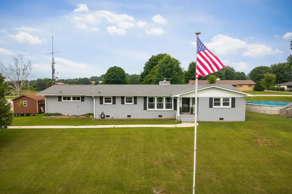 513 N Spring St, Sparta, TN 38583 - #1