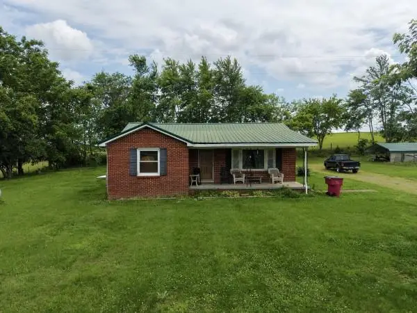 980 West Rd, RED BOILING SPRINGS, TN 37150