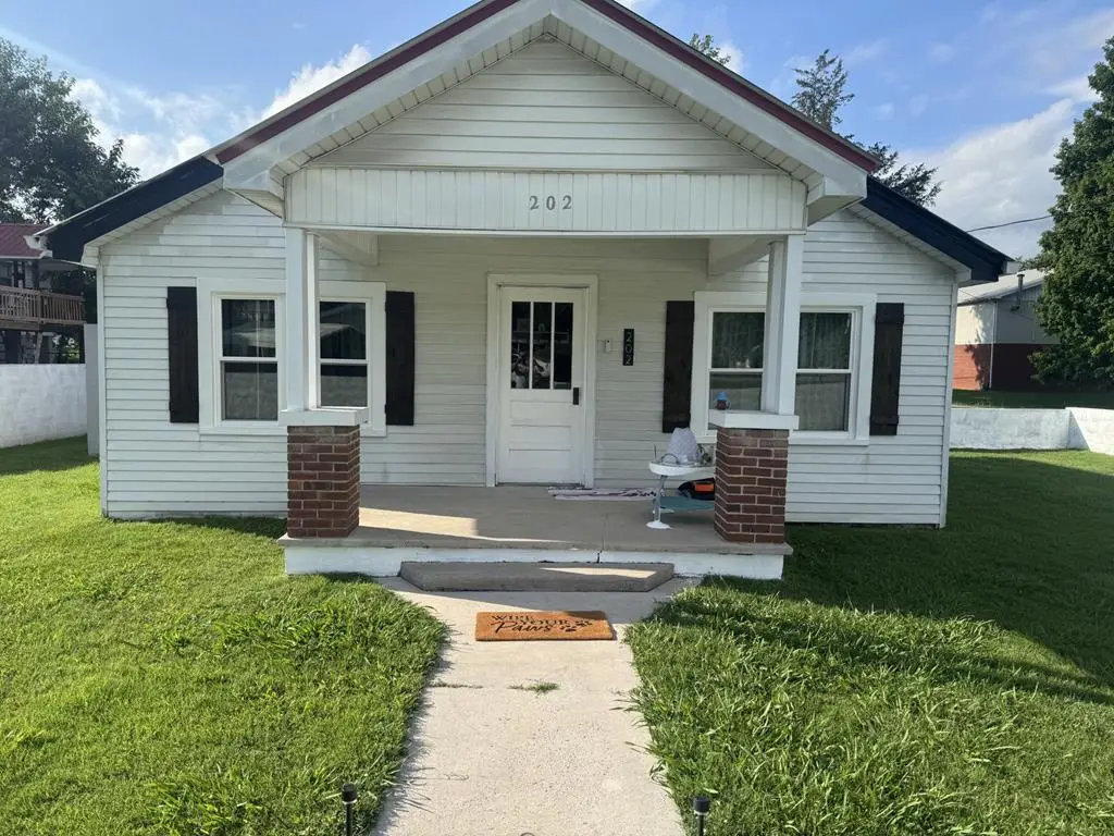 202 West 4 St., Livingston, TN 38570 - #1