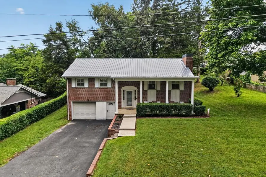 660 Polk St, Sparta, TN 38583 - #2