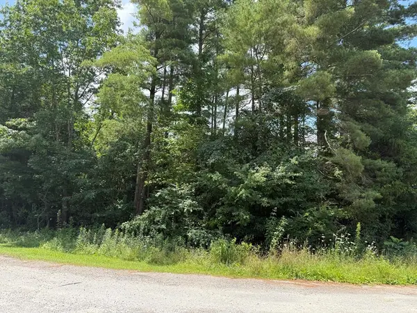827 Spokane, CROSSVILLE, TN 38572