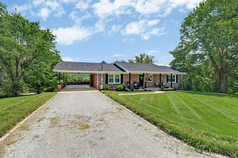 335 Woodland St, Livingston, TN 38570 - #3