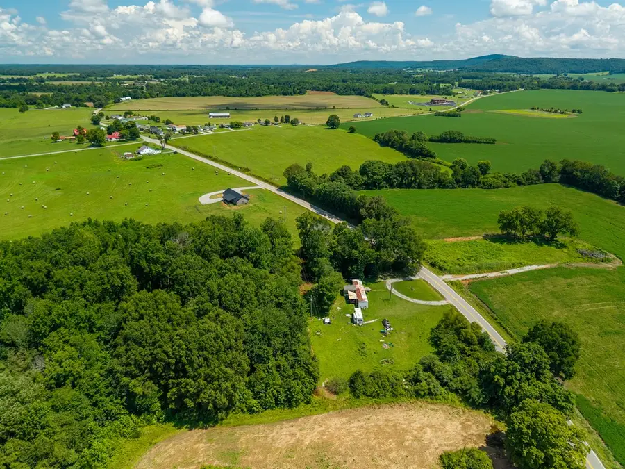 15964 Old Kentucky Rd, Walling, TN 38583 - #3