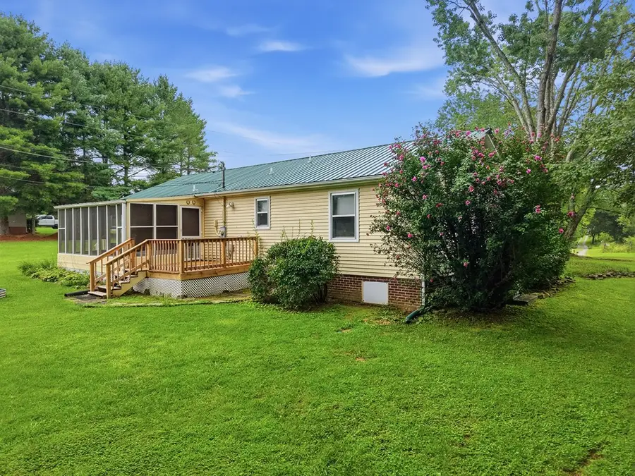 193 W Whitehall Rd, Cookeville, TN 38501 - #3