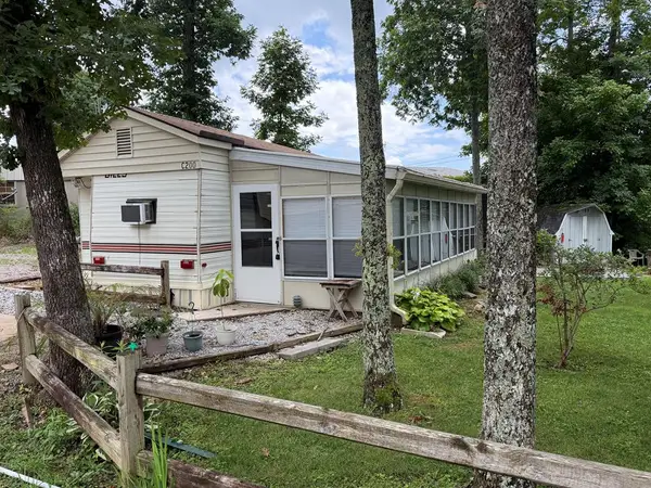 160 Apache Trl, CROSSVILLE, TN 38572