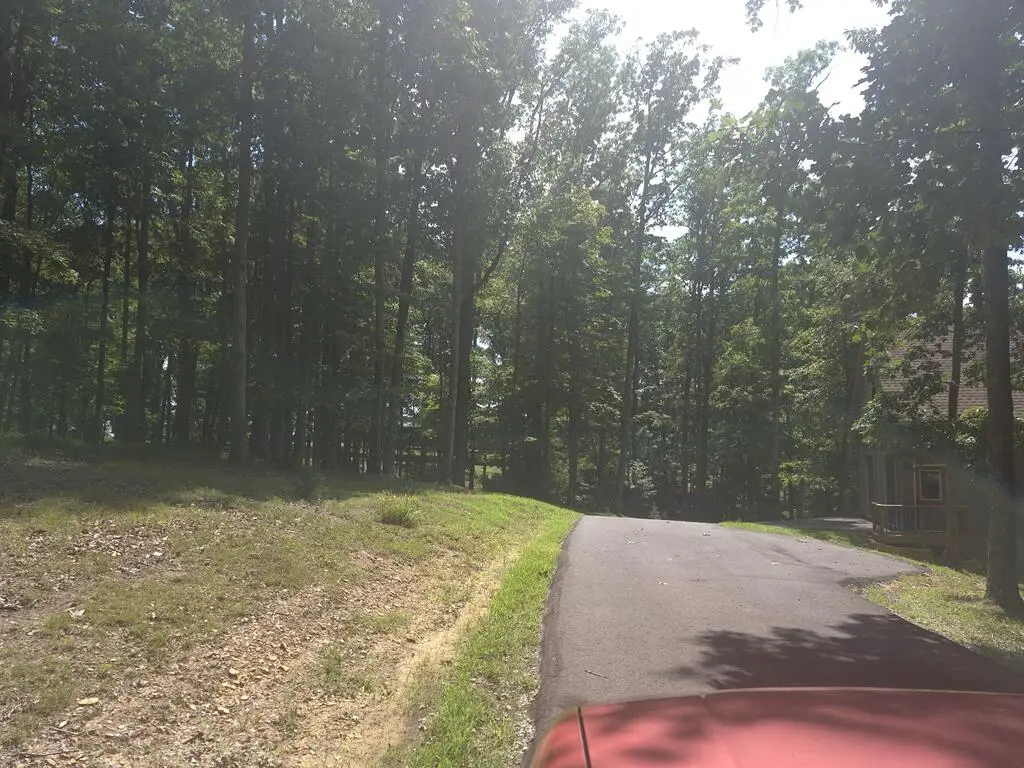 583 SW Cliff Park Rd, Monterey, TN 38574 - #1