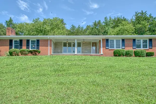 121 Stone Ln, GAINESBORO, TN 38562