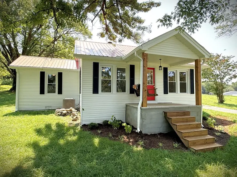 412 Twin Oaks Dr, Livingston, TN 38570 - #3