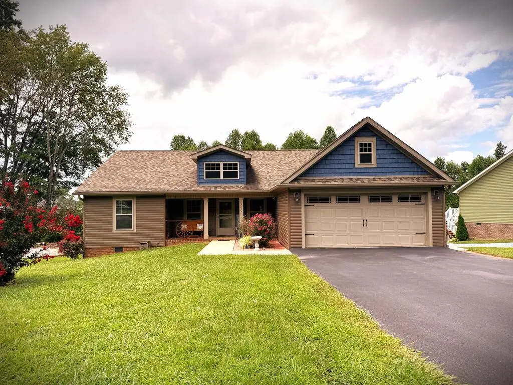 1300 Villa Dr, Livingston, TN 38570 - #1