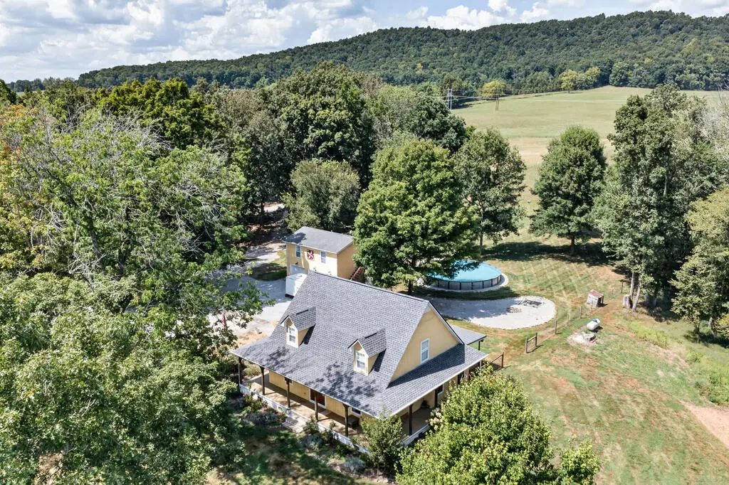 380 Webbs Camp Rd, Walling, TN 38587 - #1
