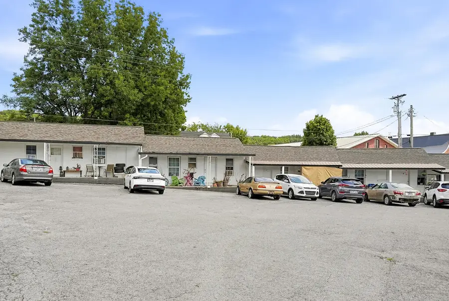 616 E Main Street, Livingston, TN 38570 - #3