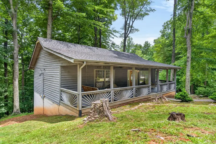 1110 Cherokee Rd, Byrdstown, TN 38549 - #3