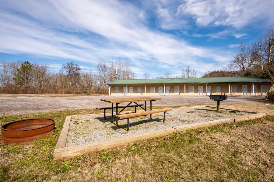 785 Ray Mann Rd, Jamestown, KY 42629 - #2