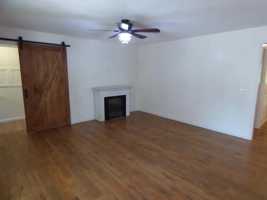 1122 Lantana Rd, Crossville, TN 38555 - #2