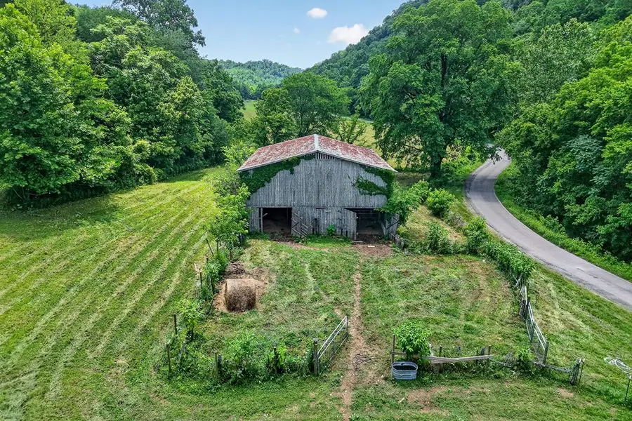 283 Hunting Creek Rd, Whitleyville, TN 38588 - #3