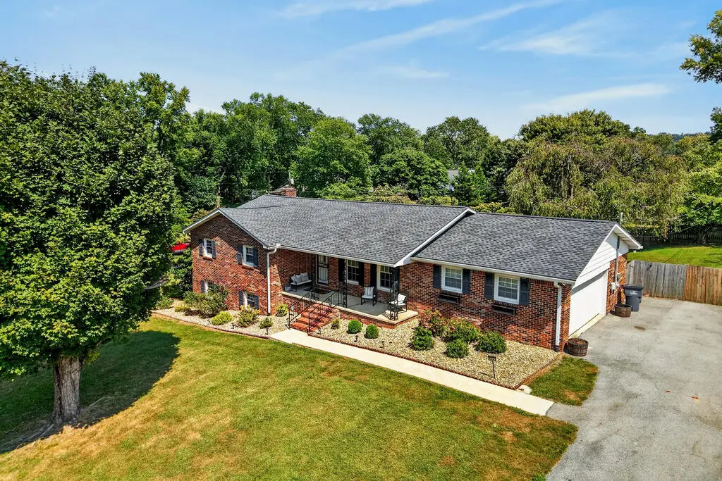 545 Whitson Chapel Rd, Cookeville, TN 38506 - #1