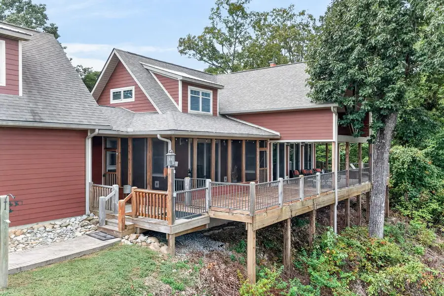 2070 Holly Bend Dr, Byrdstown, TN 38549 - #3
