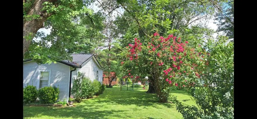 600 4th Street, Burkesville, KY 42717 - #2