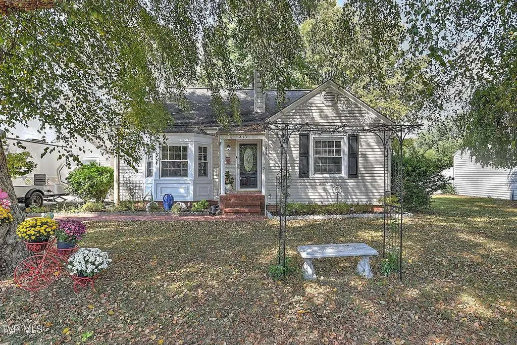 413 W D St, Elizabethton, TN 37643 - #1