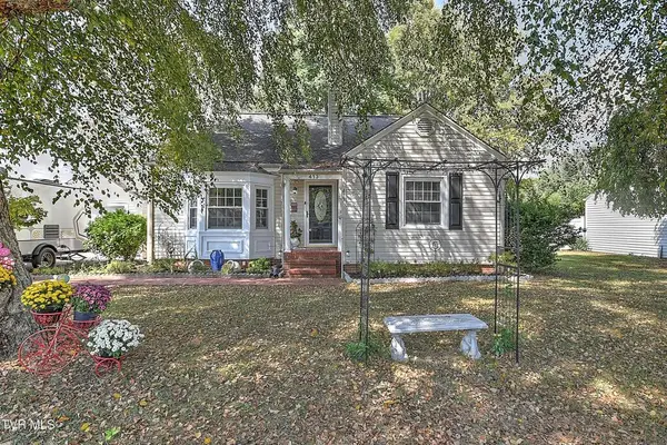 413 W D St, Elizabethton, TN 37643