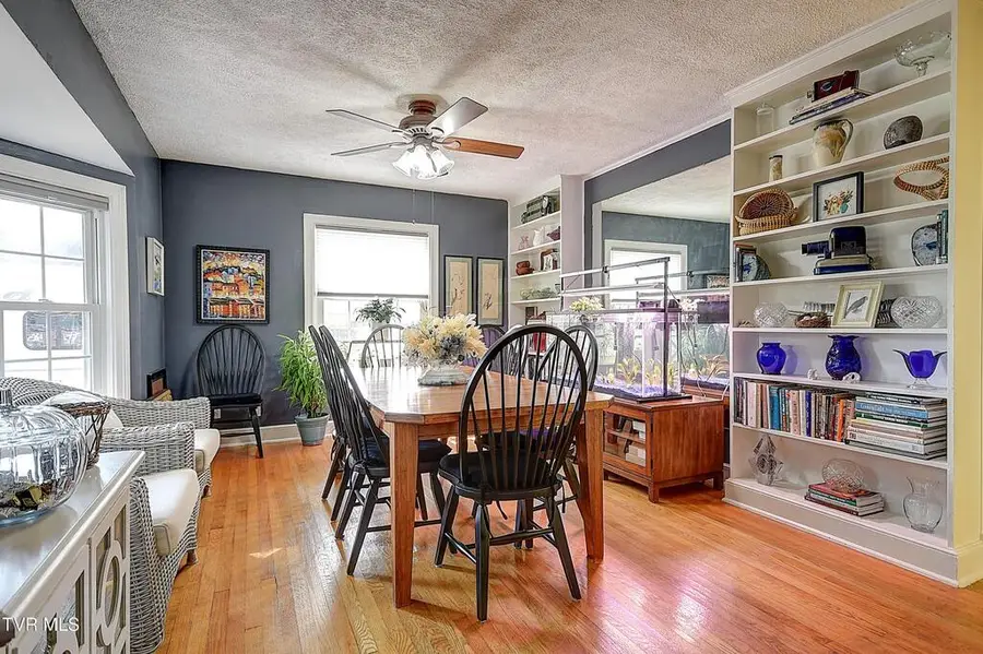 413 W D St, Elizabethton, TN 37643 - #3