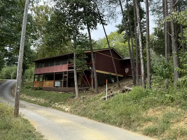 125 W Taxiway Dr, Albany, KY 42602