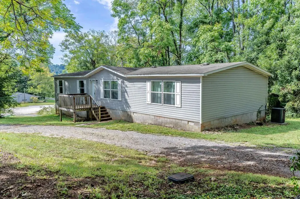 913 Doak Street, Livingston, TN 38570 - #1