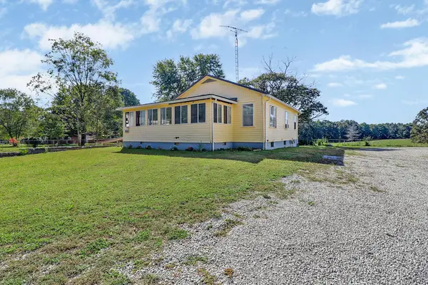 1661 Deer Lodge Hwy, Deer Lodge, TN 37726