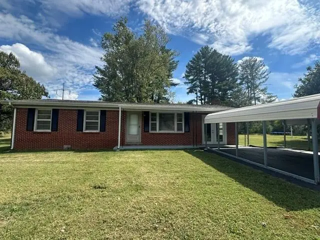 207 Wayne Ave, Livingston, TN 38570 - #3