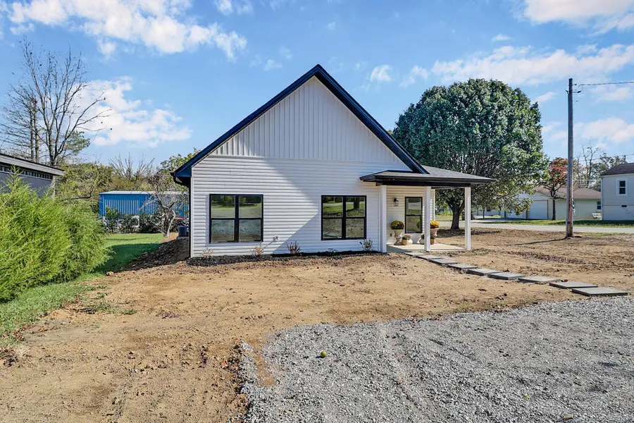 304 W Stewart Ave, Monterey, TN 38574 - #3