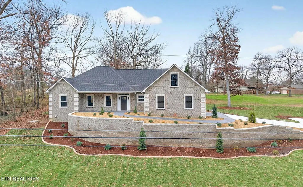 941 E Deer Creek Drive, Crossville, TN 38571 - #1