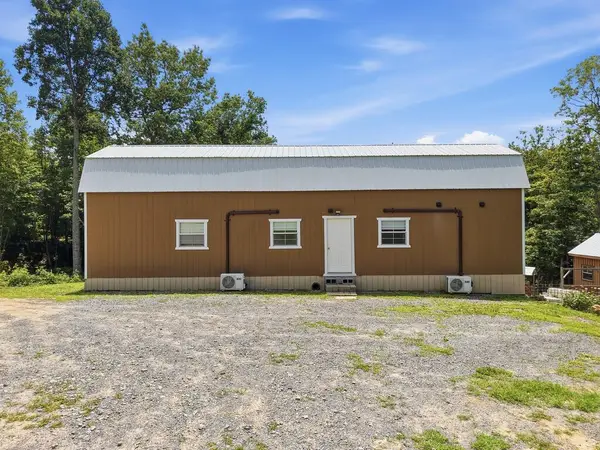 200 Paradise Lane, CRAWFORD, TN 38554