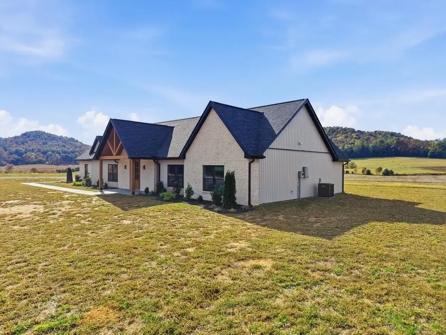 4169 Gum Springs Mountain Rd, Sparta, TN 38583 - #3
