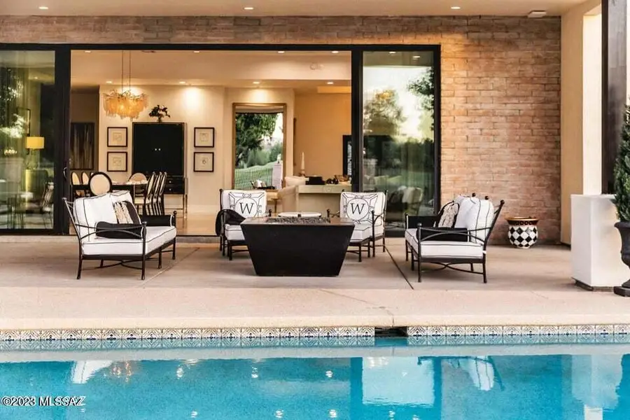 8021 N Della Robia Place, Tucson, AZ 85742 - Image #2