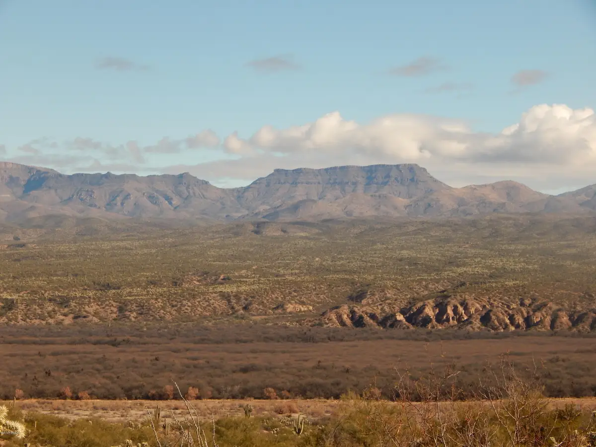 Barrows Place, Mammoth, AZ 85618 - Image #1