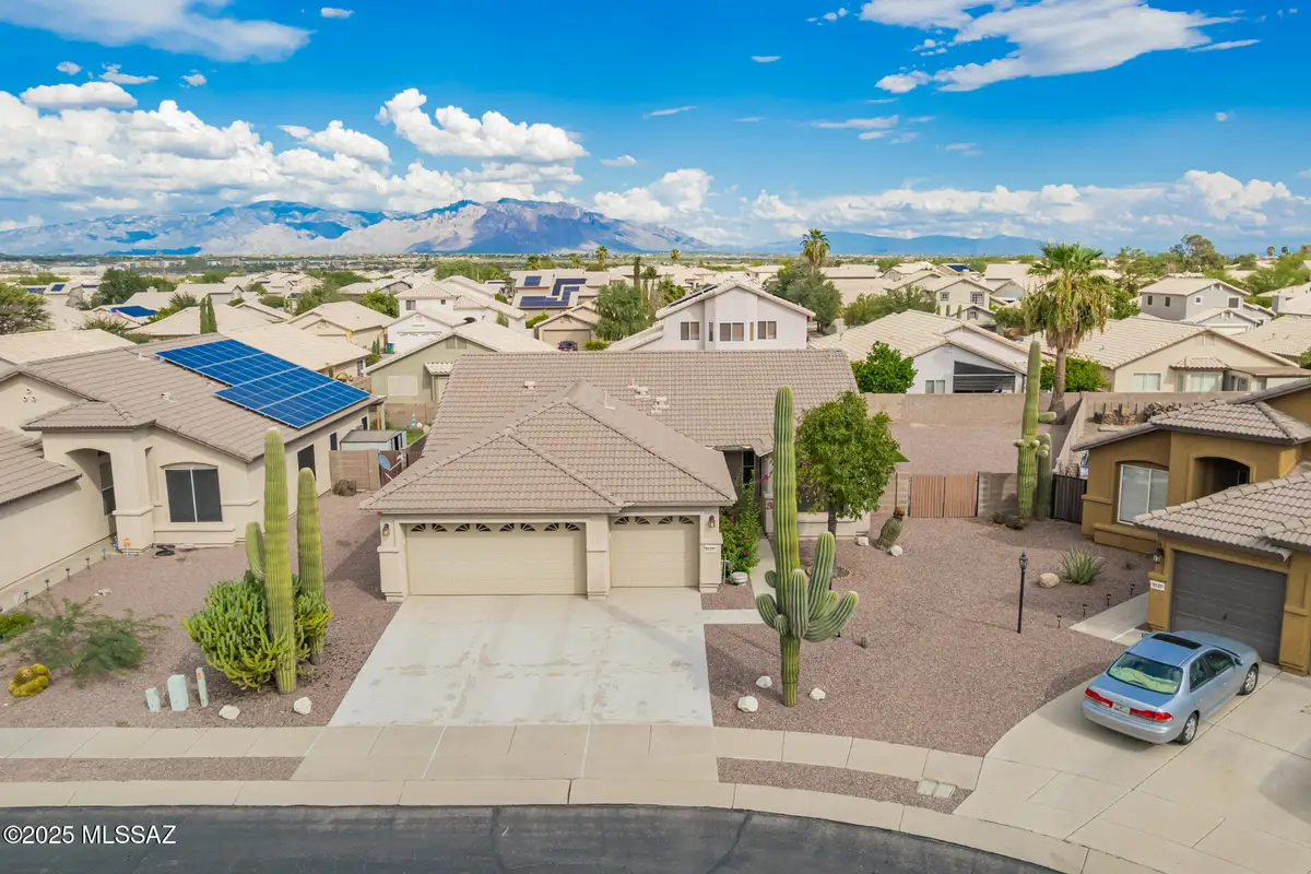 9148 N Ingrid Place, Tucson, AZ 85743 - Image #1