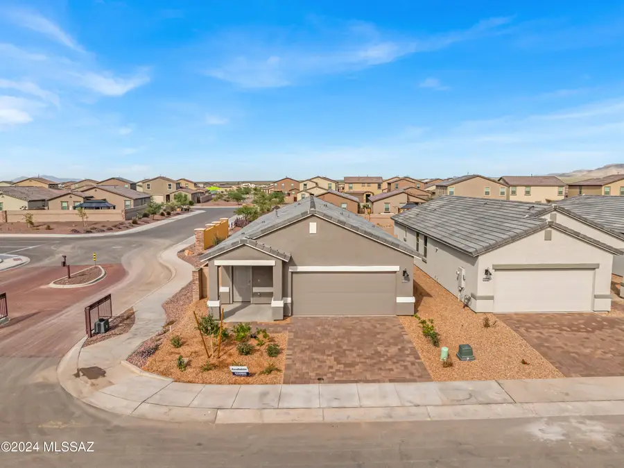 10472 W Thetford Lane, Marana, AZ 85653 - Image #2