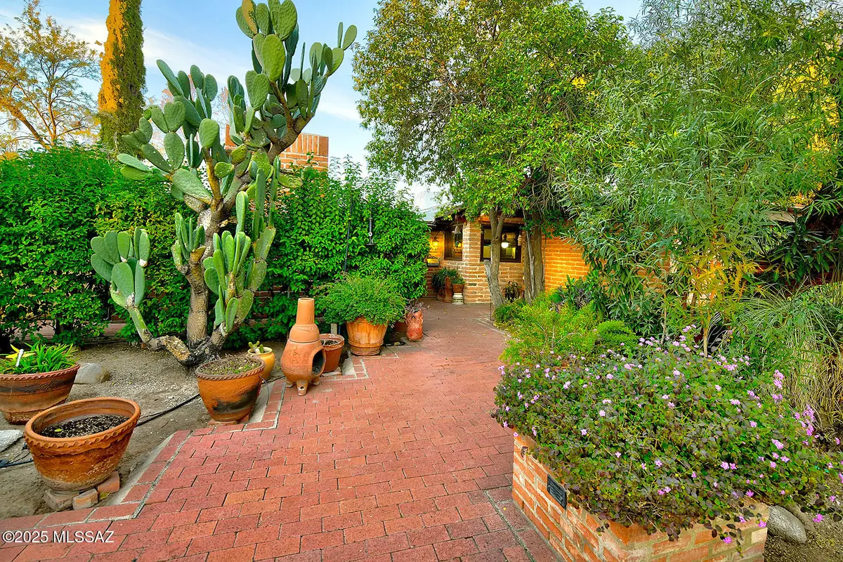 5180 E Fort Lowell Road, Tucson, AZ 85712 - Image #1