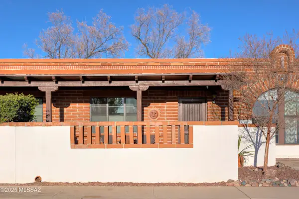 146 S Paseo Tierra, Green Valley, AZ 85614