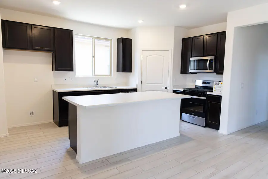 10495 W Waveland Drive, Marana, AZ 85653 - Image #2