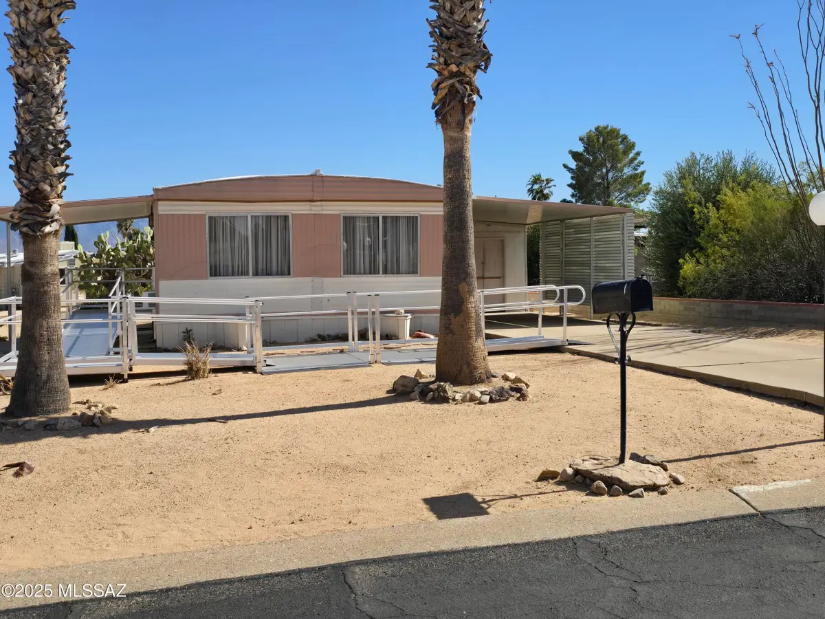 201 W Rama Drive, Green Valley, AZ 85614 - Image #1