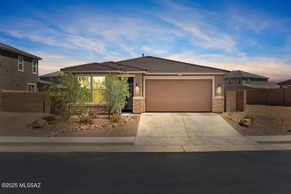 7733 S Crested Spring Drive, Tucson, AZ 85757