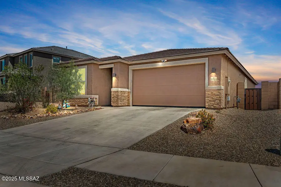 7733 S Crested Spring Drive, Tucson, AZ 85757 - Image #2